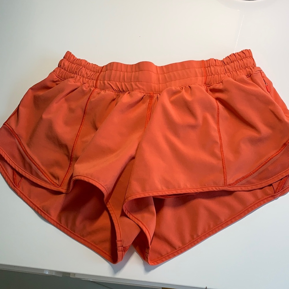 Lululemon size 6 orange hotty hot shorts